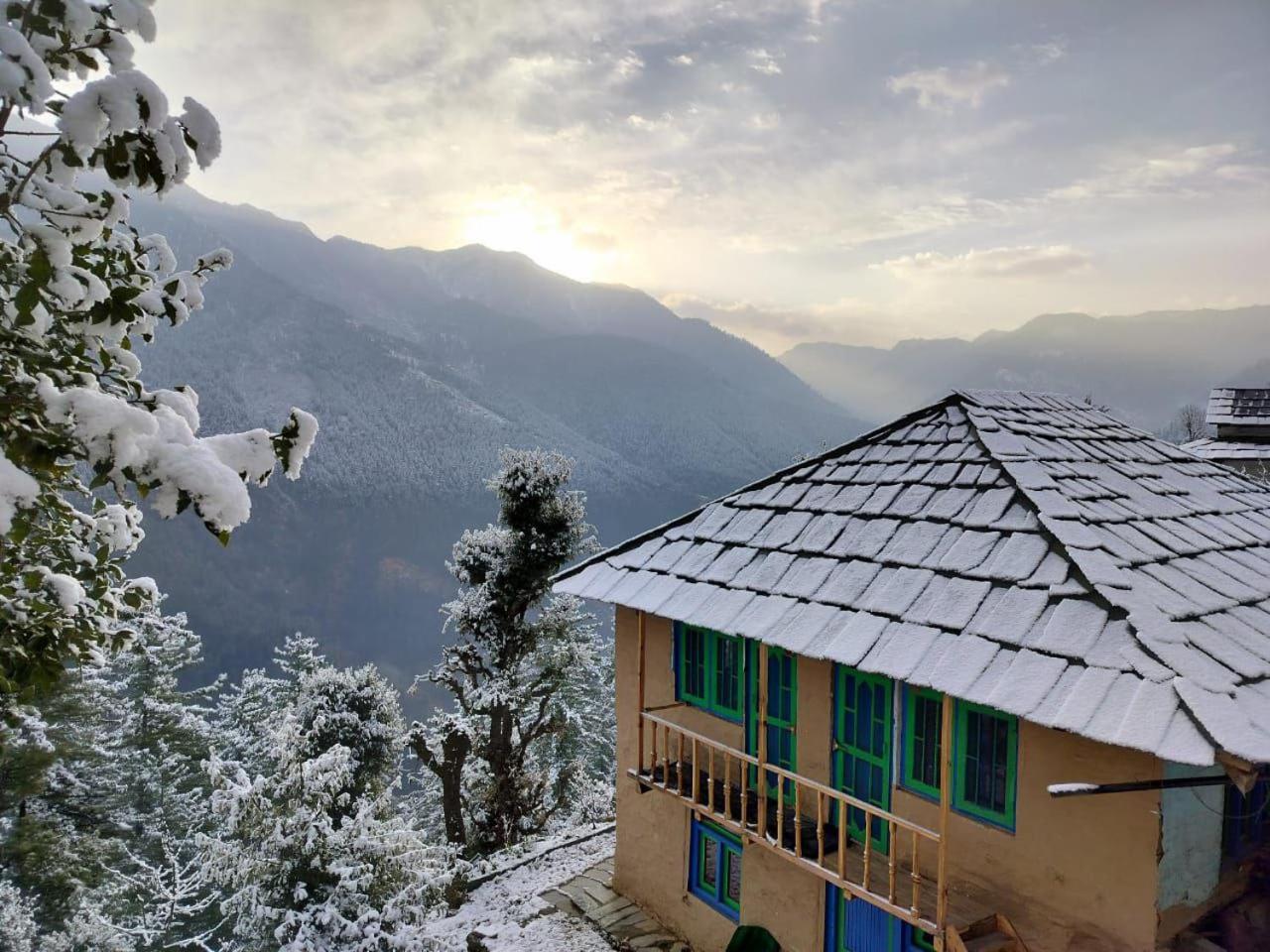 Ferienwohnung Old Is Gold Mudhouse Lushal Jibhi Exterior foto